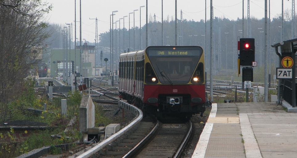 An S-Bahn Class 480 train coming to a stop.